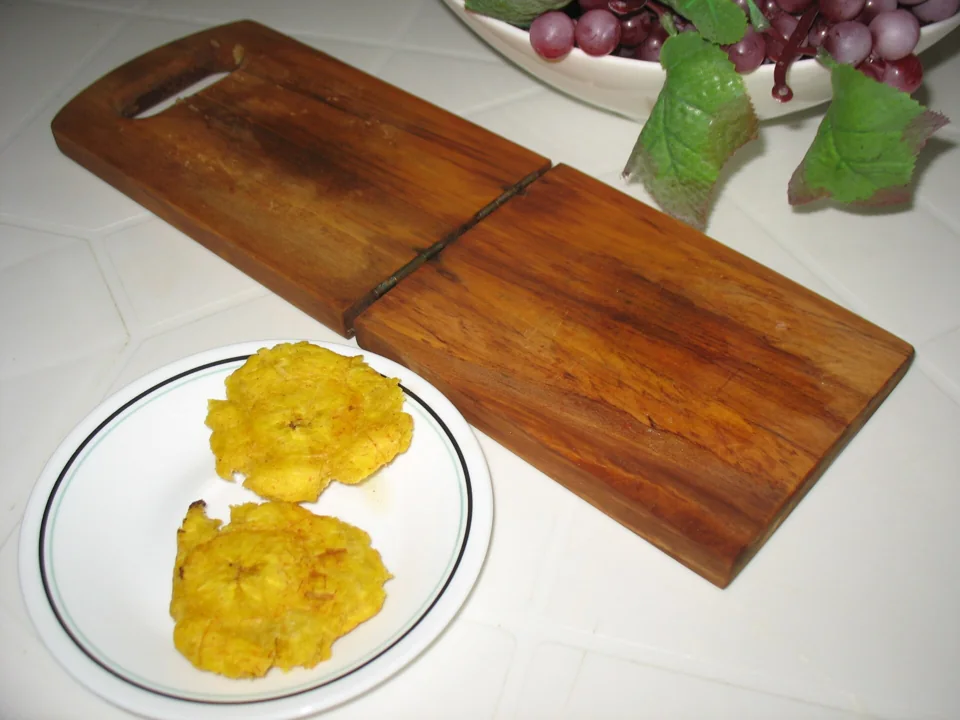 Patacones, twice-fried green plantain pieces.