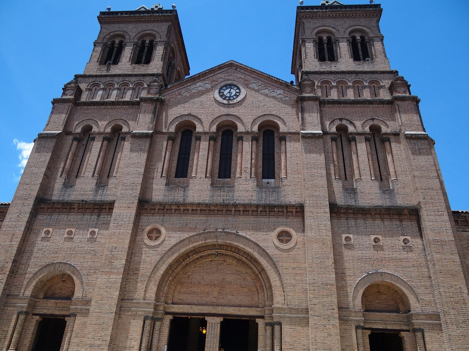 Catedral Metropolitana de Medellín today